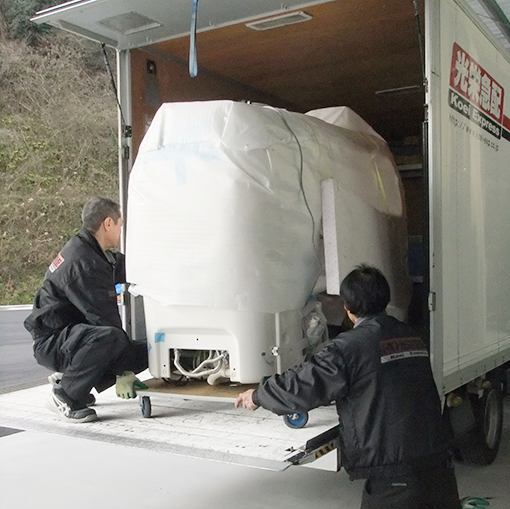 精密機器輸送・医療機器輸送では軽パワーゲート車両